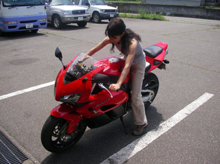 CBR1000