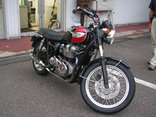 トライアンフ・ボンネビルT100