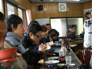 永井食堂カウンター